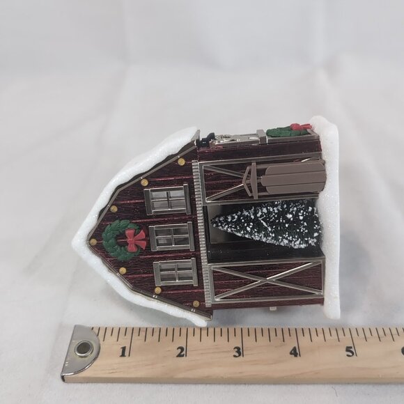 Bath & Body Works Wallflower Plug Christmas Winter Barn Red Projector Nightlight - Picture 11 of 14